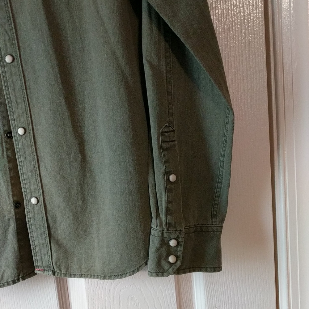 Button-Down Shirt - Picture 4 of 5